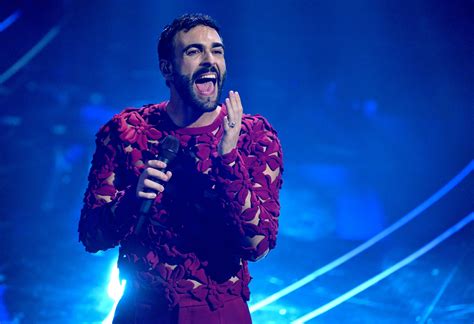 Marco Mengoni, il vestito a Sanremo 2024: ecco tutti i .